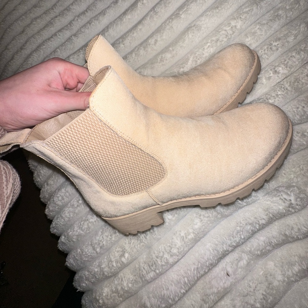 Vepose Women’s Tan Boots